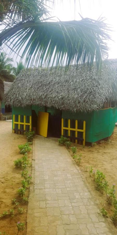 Chan Beach Resort Bahur Экстерьер фото