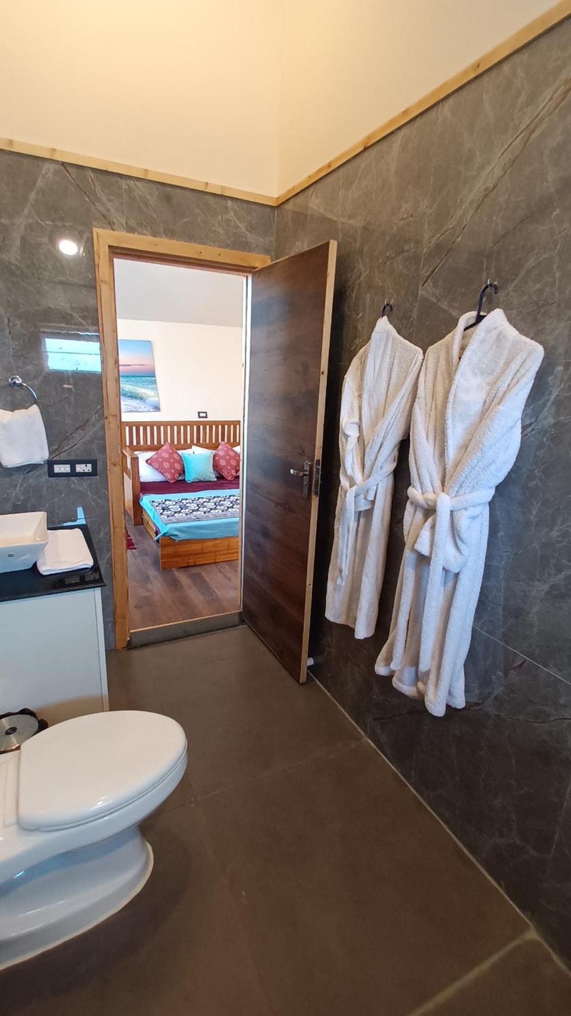 Chan Beach Resort Bahur Экстерьер фото